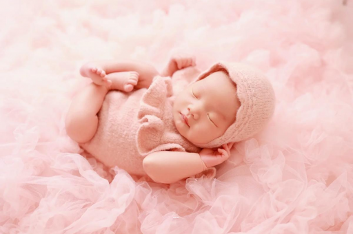 府谷宝宝吃手是饿了吗